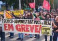 Em greve, servidores da Uerj apresentam demanda ao governo do RJ